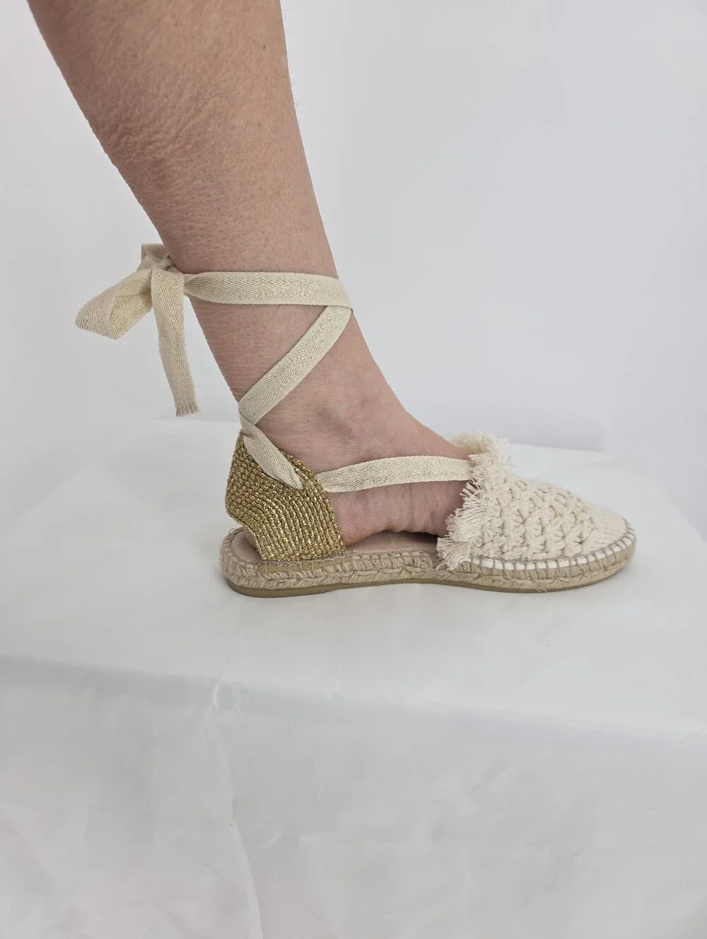 Free People Vida Espadrilles Womens 8 Ivory Gold Crochet Lace Up Boho Flats
